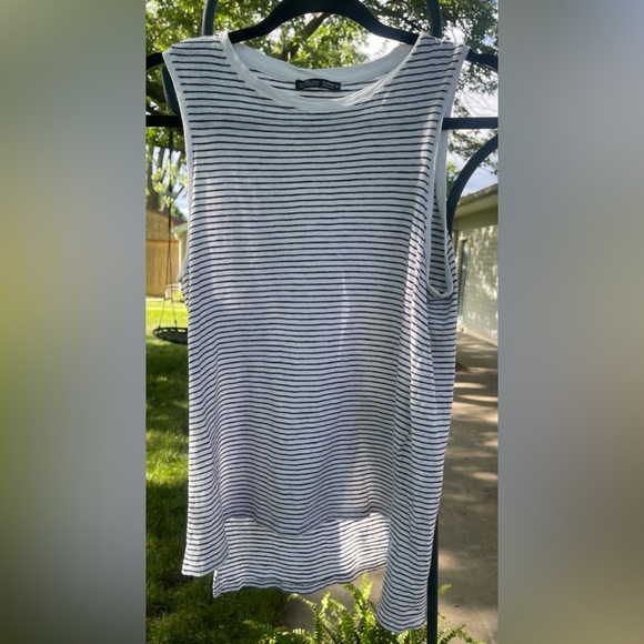 Zara Tank Top White and Black Striped Tee High Low Hem Size Small - Picture 2 of 7
